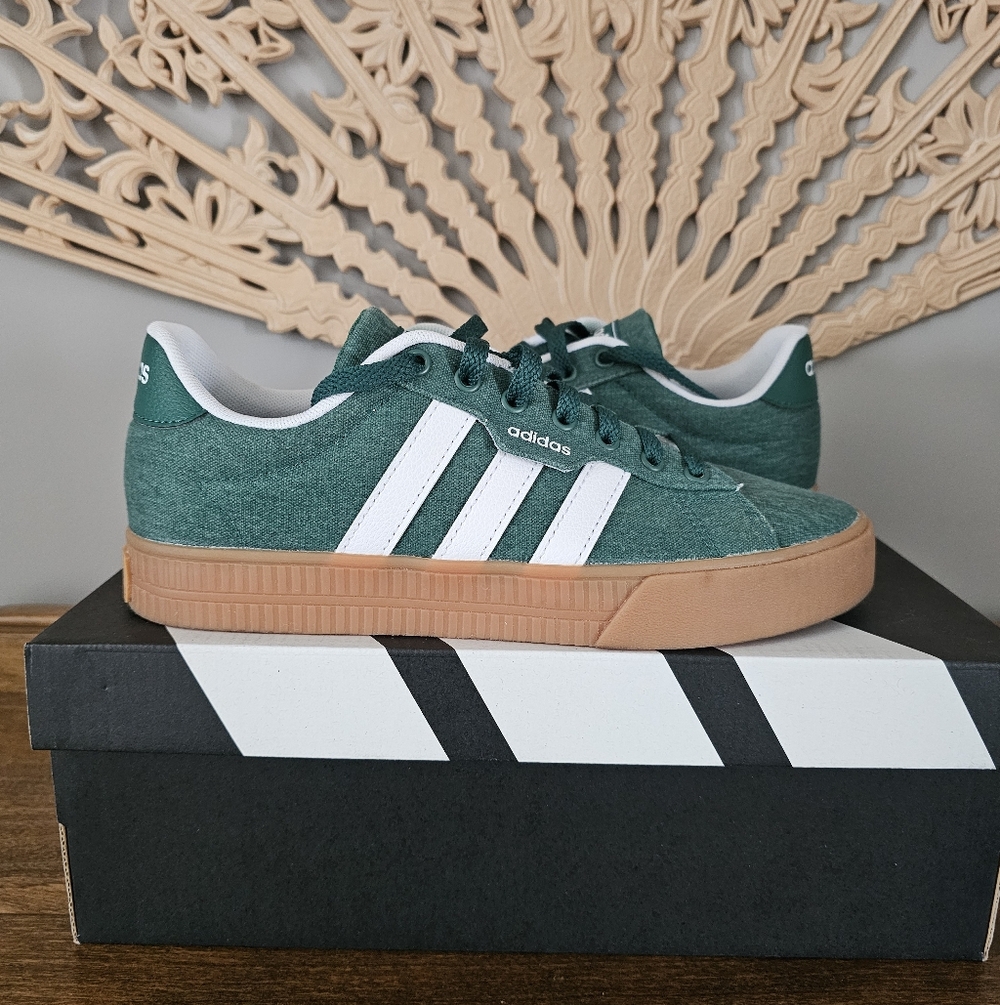Like New Adidas Daily 3.0 Canvas Casual Skate Shoe Green With Gum Bottom Men 6.5